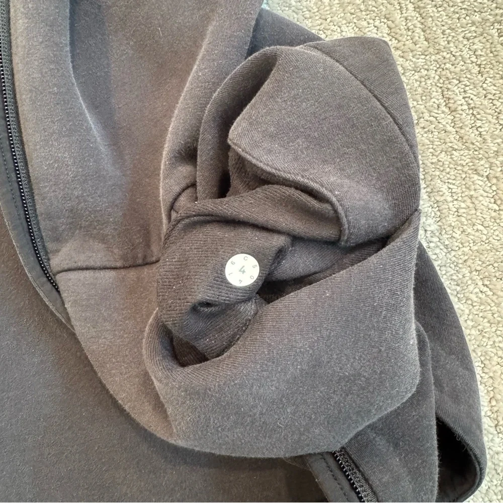 Lululemon Athletica Black Hooded Sweater - Picture 4 of 4